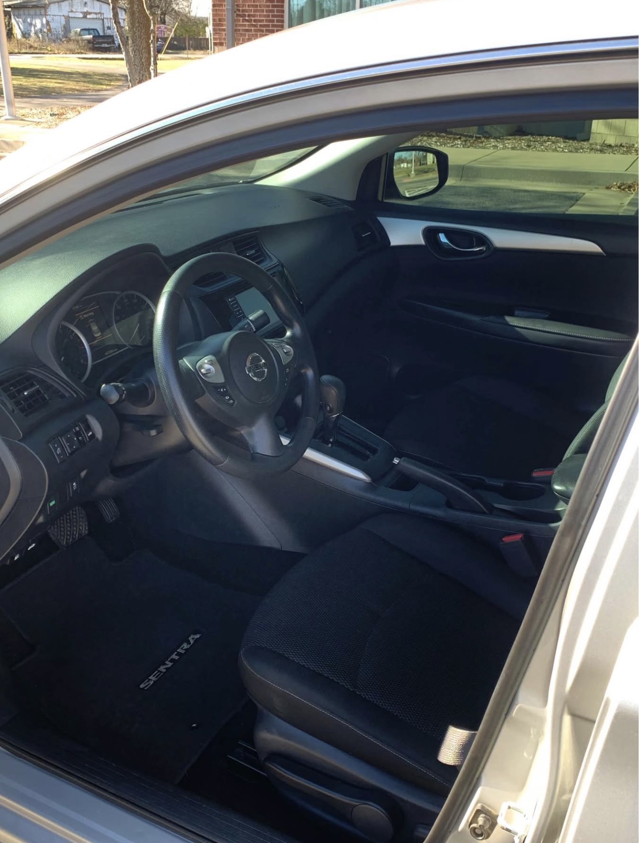 2019 Nissan Sentra thumbnail 4