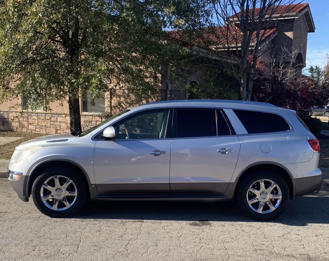 2010 Buick Enclave thumbnail 2