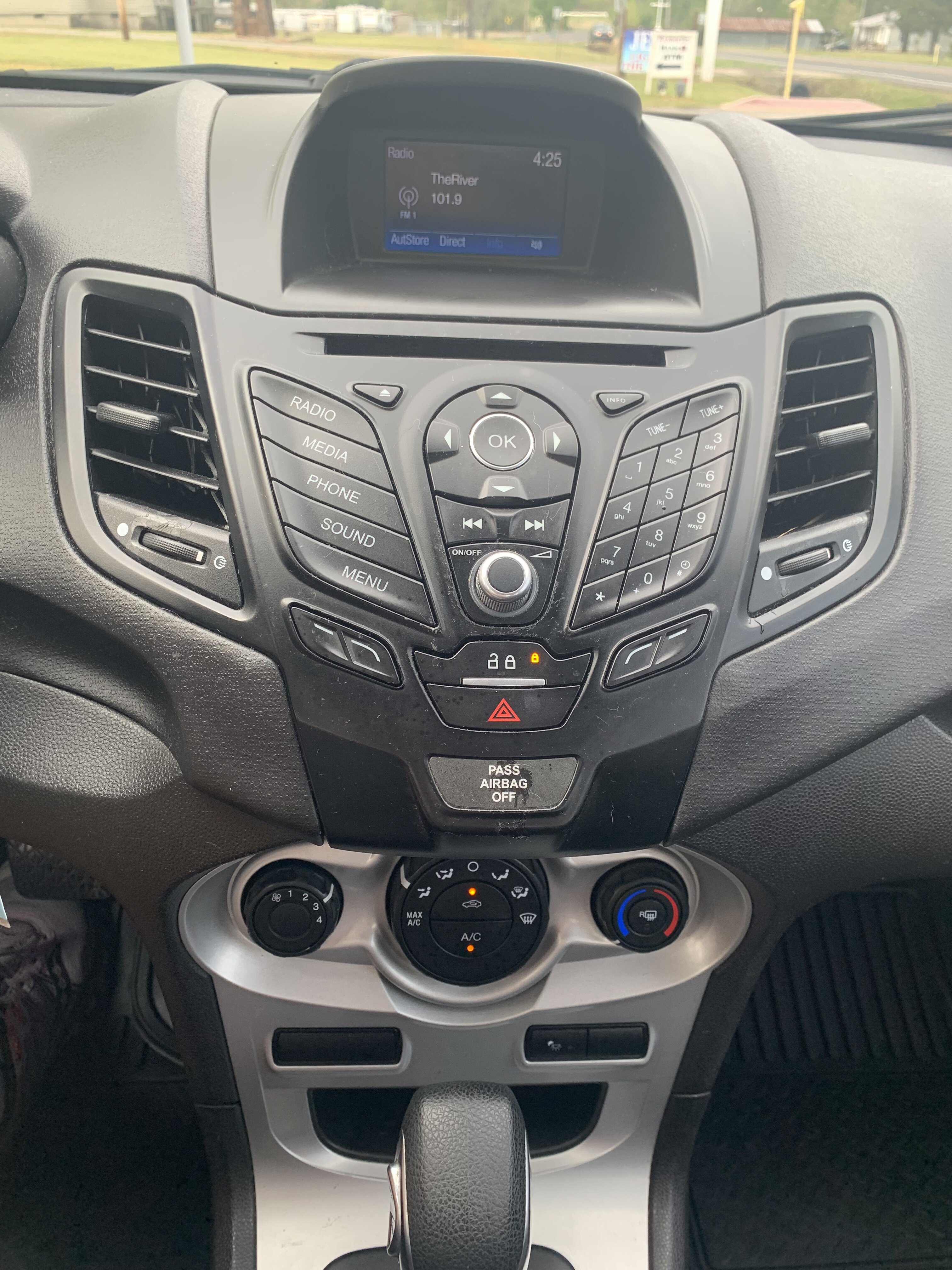 2018 Ford Fiesta thumbnail 12