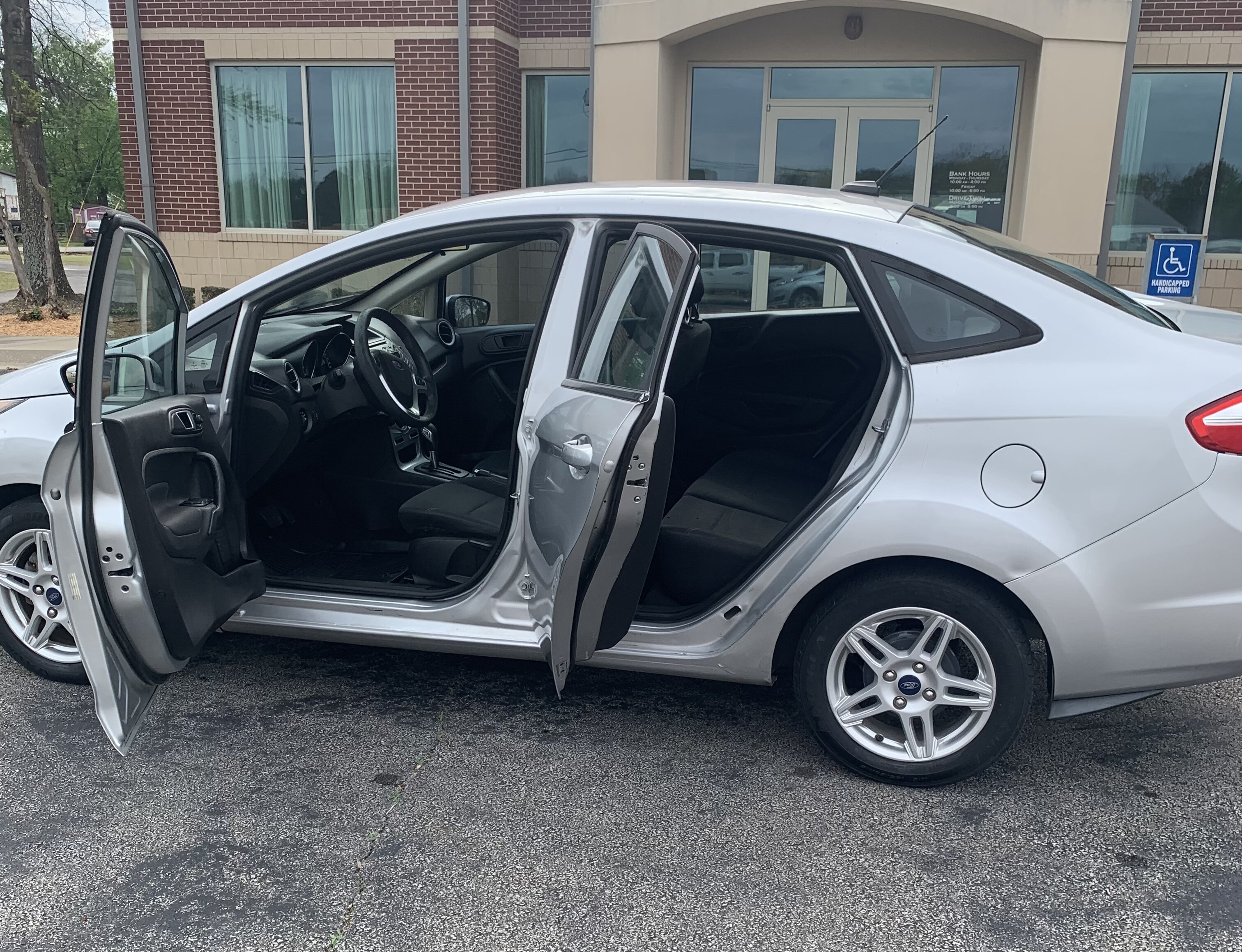 2018 Ford Fiesta thumbnail 2